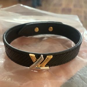 BRAND NEW NEVER WORN Louis Vuitton Twist Bracelet